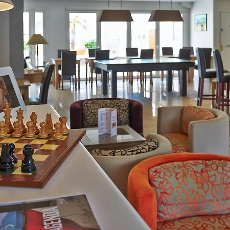 Almoria & דוביל