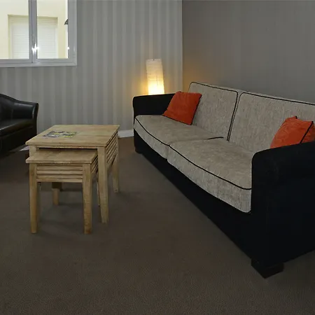 Almoria & 3* דוביל