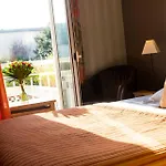 Almoria & Hotel 3*