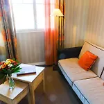 Hotel Almoria & 3*