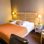 Hotel Almoria & 3*