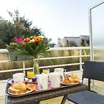 Almoria & Deauville