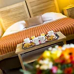 Almoria & Hotel 3*