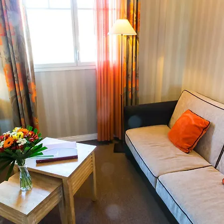 Hotel Almoria & 3*