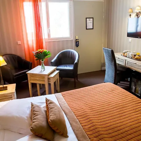 Hotel Almoria & 3*