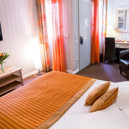 Hotel Almoria &