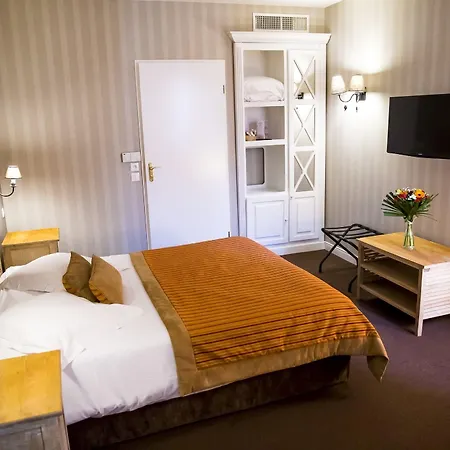 Almoria & Hotel 3*