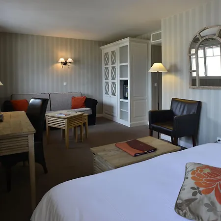 Almoria & Deauville