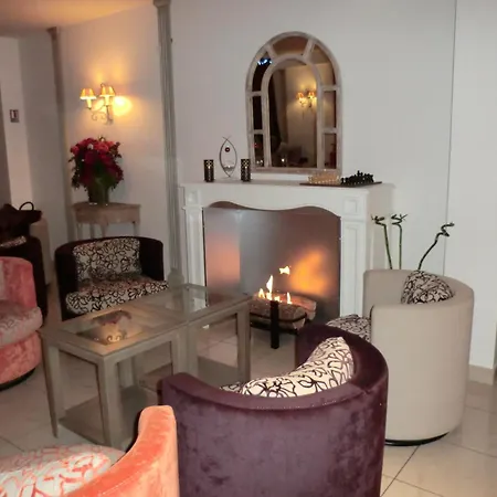 Otel Almoria & 3*