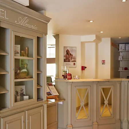 Hotel Almoria & Deauville