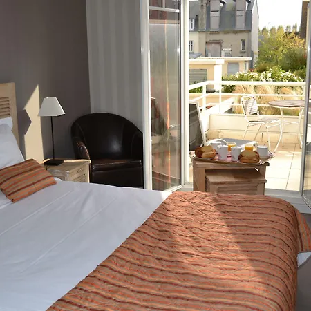 Almoria & Hotel Deauville