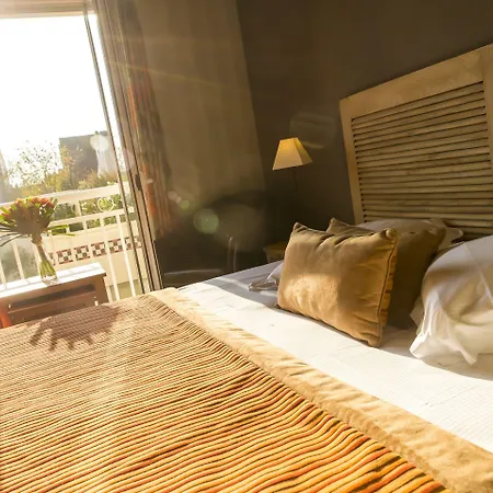Hotel Almoria &