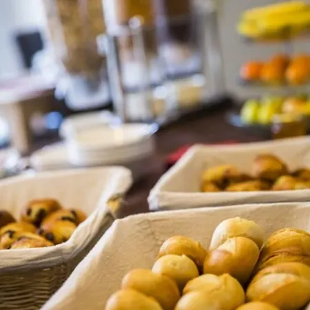 Hotel Almoria & Deauville