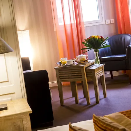 Hotel Almoria & 3*