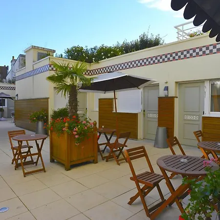 Hotel Almoria &