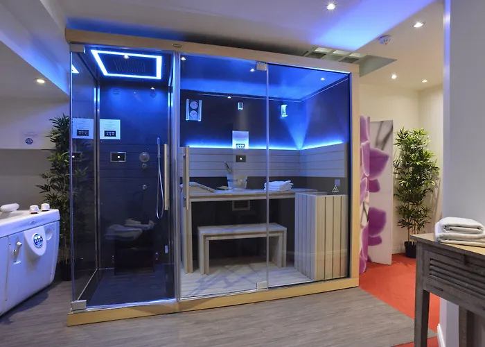 فندق Almoria & دوفييل