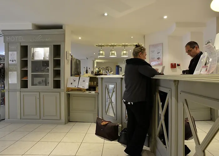 فندق Almoria & 3*